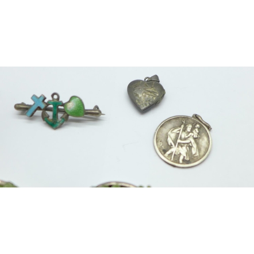 981 - Silver and other jewellery including a silver and enamel Faith, Hope and Charity brooch, enamel a/f,... 