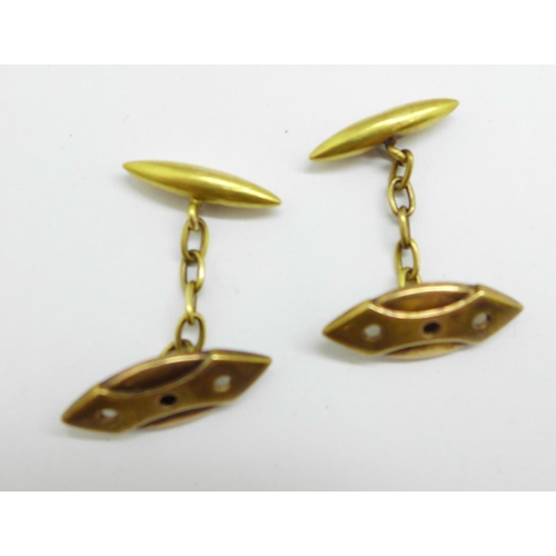 986 - A pair of yellow metal cufflinks, 3.9g