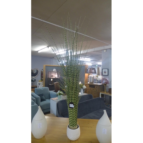 1533 - A sheaf of variegated grasses in a white ceramic vase   (2604220)