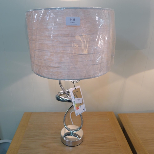 1543 - A chrome swirl table lamp with champagne shade (BT63615)   #