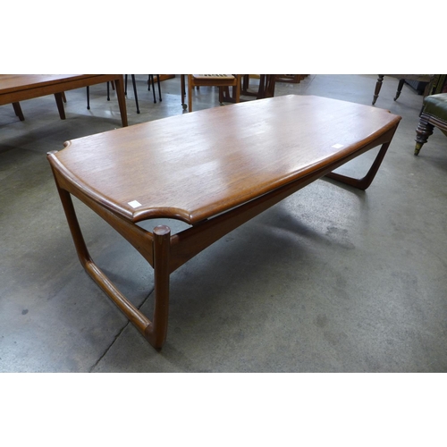 118 - A Peter Hvidt style teak coffee table