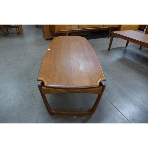 118 - A Peter Hvidt style teak coffee table