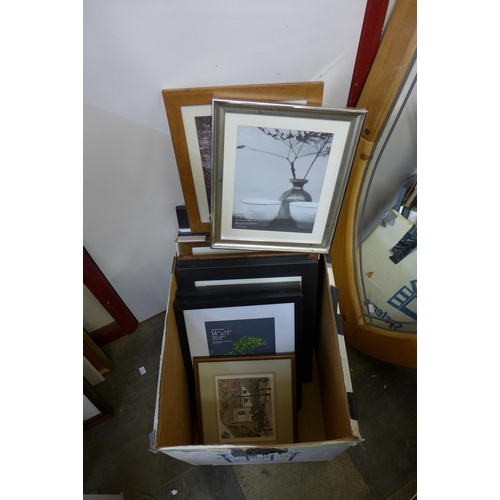 365 - Assorted picture frames