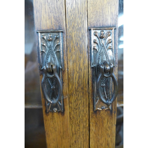 75 - A Victorian oak table top cabinet