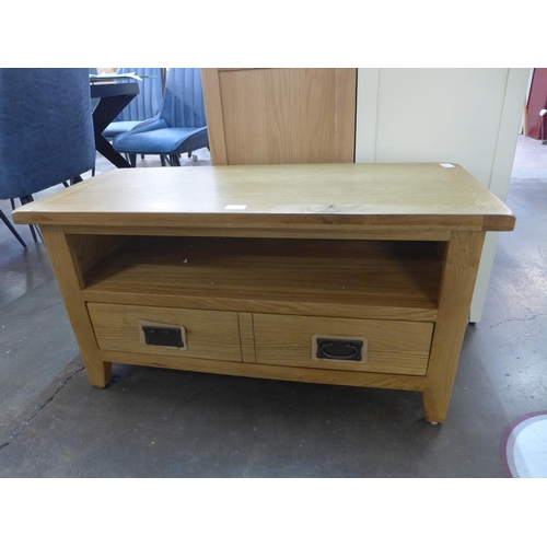 1580 - A Rustic oak small TV unit (NC-TV-OAK) (Ref 25)  *This lot is subject to VAT