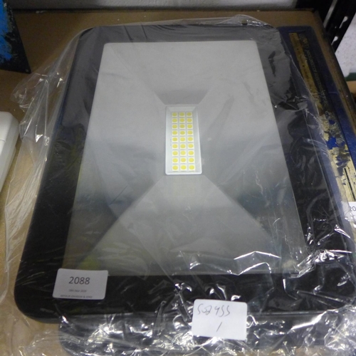 2088 - 2 x 80w LED floodlights - unused - W