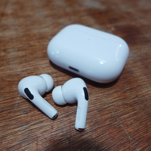 3064 - A Pair of Apple Airpods Pro headphones with wireless charging case, Rrp £189.99 + Vat  (202-179) * T... 