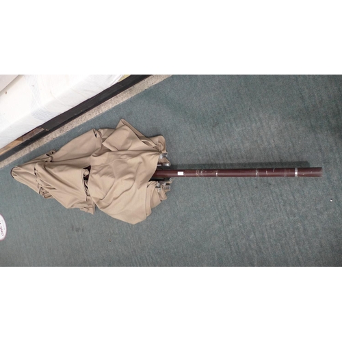 3317 - An 11Ft Umbrella, Rrp £169.99 + Vat (203-156) * This Lot Is Subject To Vat