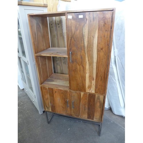 1522 - A Fire three door cabinet