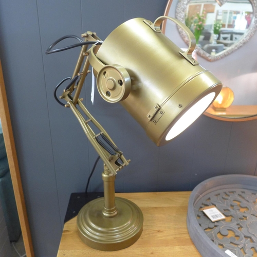 1529 - A brass industrial adjustable spotlight lamp   (2052659)