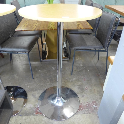 1667 - A pine effect top metal bar table