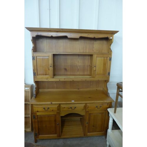 286 - A pine dresser