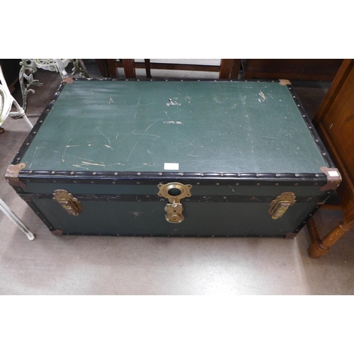 325 - A steamer trunk