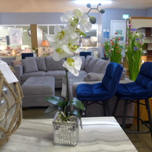 1545 - An artificial cream and green orchid in a chrome glass cube (59438005)   #