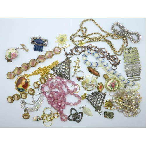 898 - Costume jewellery, etc.