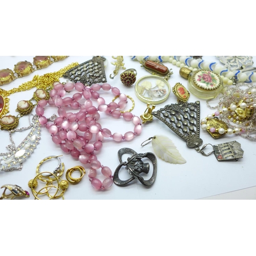 898 - Costume jewellery, etc.