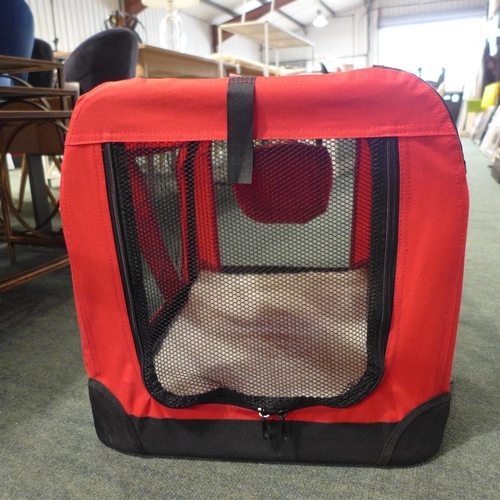 3257 - A red/black pet carrier  * This lot is subject to VAT