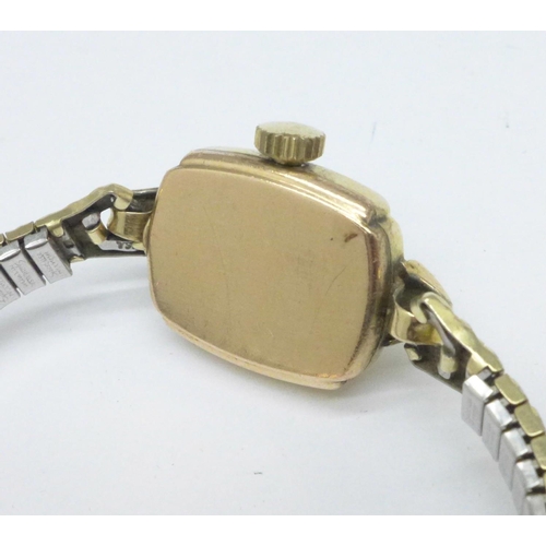 1015 - A lady's 9ct gold plated Girard Perregaux wristwatch