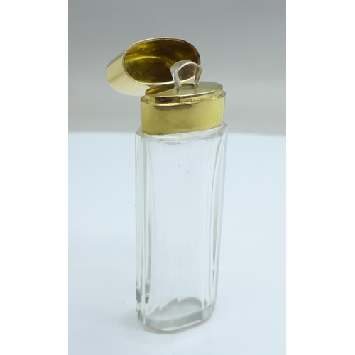 1084 - A Dutch crystal perfume bottle with 14ct gold top and hinged lid in original box, circa 1900 (oak le... 