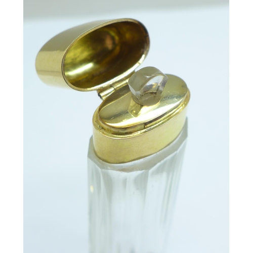 1084 - A Dutch crystal perfume bottle with 14ct gold top and hinged lid in original box, circa 1900 (oak le... 