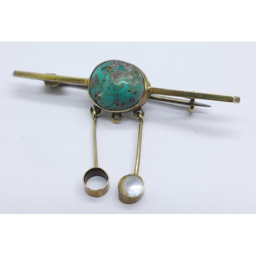 1100 - A yellow metal, turquoise and pearl brooch, 3g, a/f