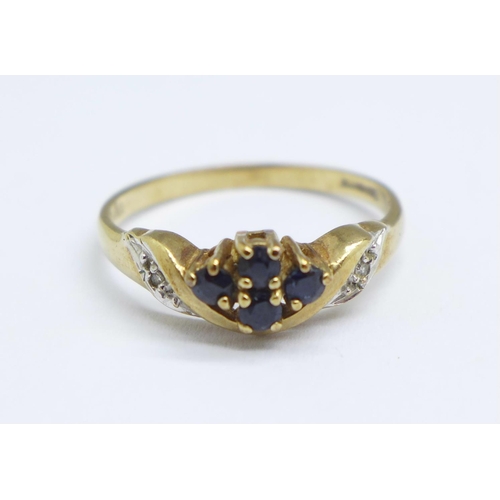 1117 - A 9ct gold, sapphire and diamond ring, 1.6g, N