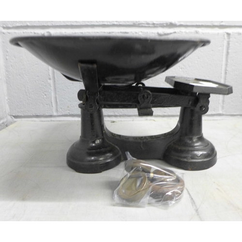 1151 - Victorian kitchen scales