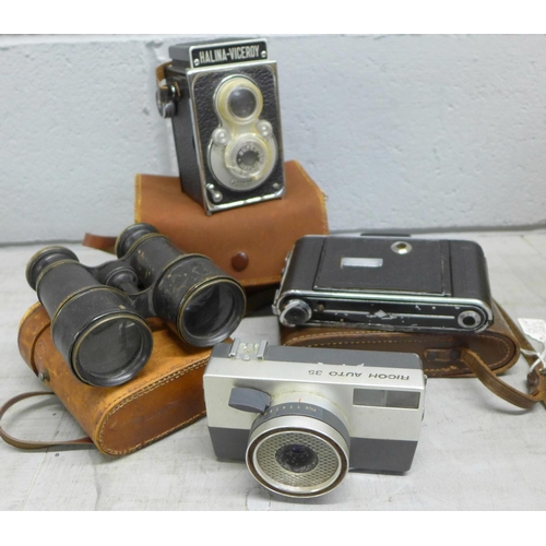 1194 - A collection of cameras including Halina, Ricoh and folding, and a pair of field binoculars **PLEASE... 