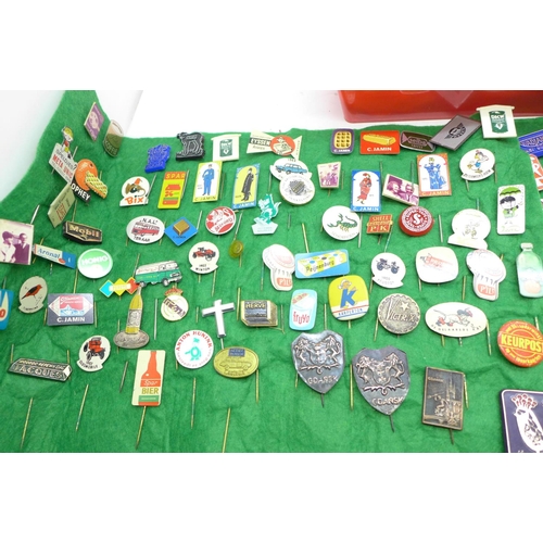 624 - A collection of enamel and other pin badges