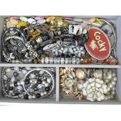 682 - A  Stackers jewellery box with costume jewellery