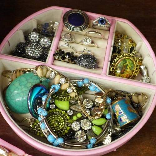 697 - A jewellery box with a dragon scent bottle and costume jewellery