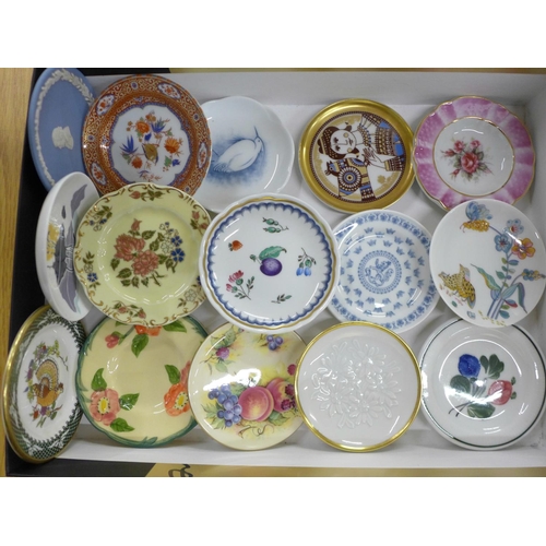 699 - A collection of fifteen Continental and English miniature plates including Wedgwood Jasperware