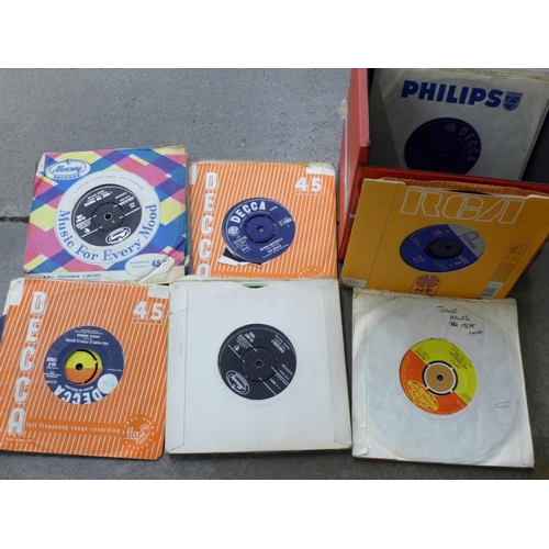 707 - A collection of 1960's 45rpm 7