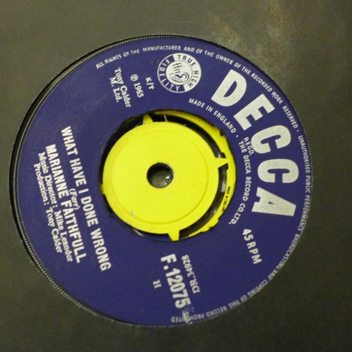 707 - A collection of 1960's 45rpm 7