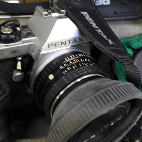 752 - A Pentax ME Super camera in a camera case