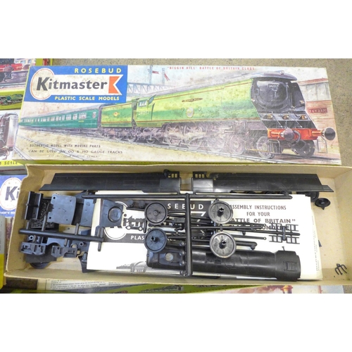 756 - Two boxes of railway accessories including buildings, track and a collection of Kitmaster plastic sc... 