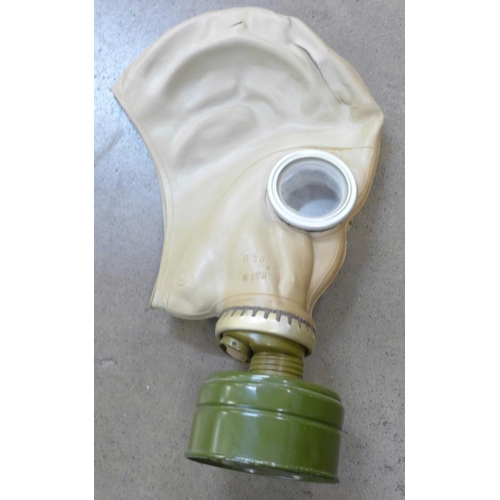 772 - A 1970's gas mask