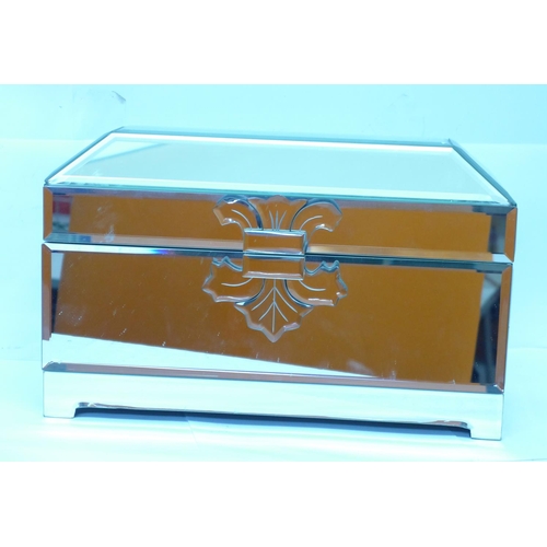 788 - A large mirrored jewellery casket, 38cm