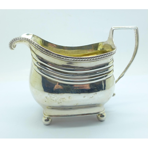 832 - A silver cream jug, 180g