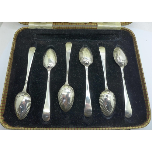 836 - Six 19th Century silver spoons, cased, 80g