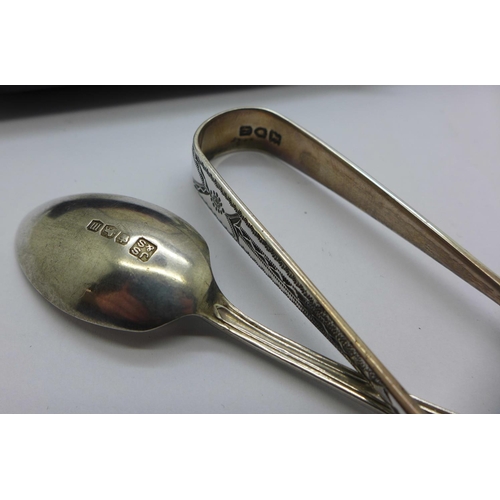 837 - A cased set of six silver spoons with bows, Sheffield 1929, 95g