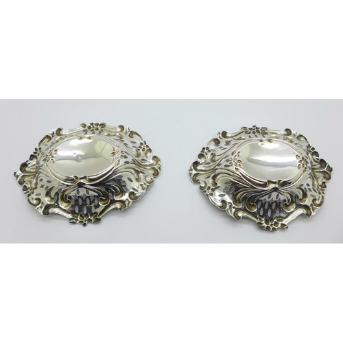 843 - A pair of silver pierced bon bon dishes by John Henry Potter, Sheffield 1896, 56g