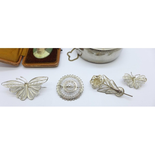 886 - Four filigree brooches, bangle, etc.