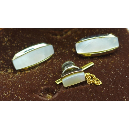 899 - Cufflinks and studs, some rolled gold