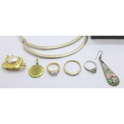 900 - Rolled gold and plated costume jewellery