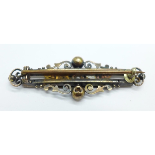 938 - A Victorian 15ct gold and three stone diamond brooch, pin hook a/f, 4.7g