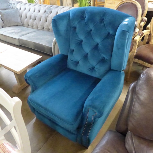 1421 - A Verona  recline armchair * this lot is subject to VAT Needs longer legs fitting to work correctly.