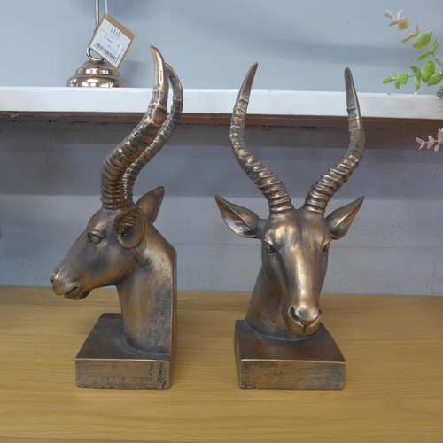 1513 - A large pair of antelope head bookends (BB025)   #