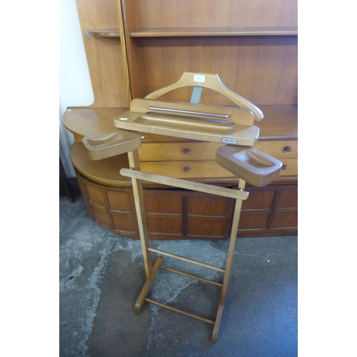 106 - A gentleman's beech valet stand