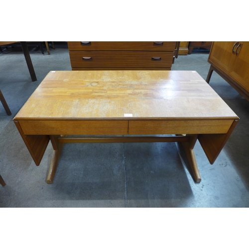 138 - A McIntosh teak drop leaf coffee table